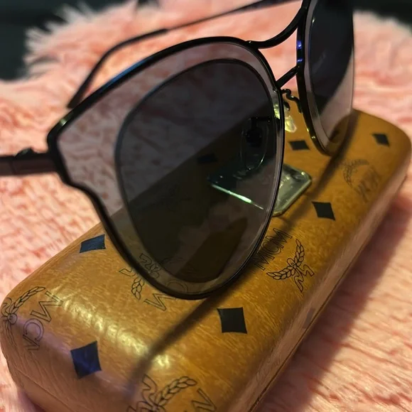 MCM SUNGLASSES LIKE NEW - Picture 3 of 7